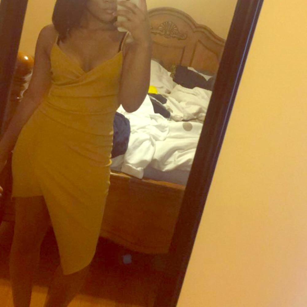 Yellow body-con dress